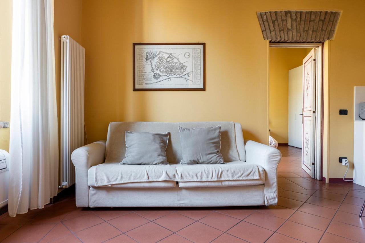 Casa Duchesse Al Castello Apartment Ferrara Bagian luar foto