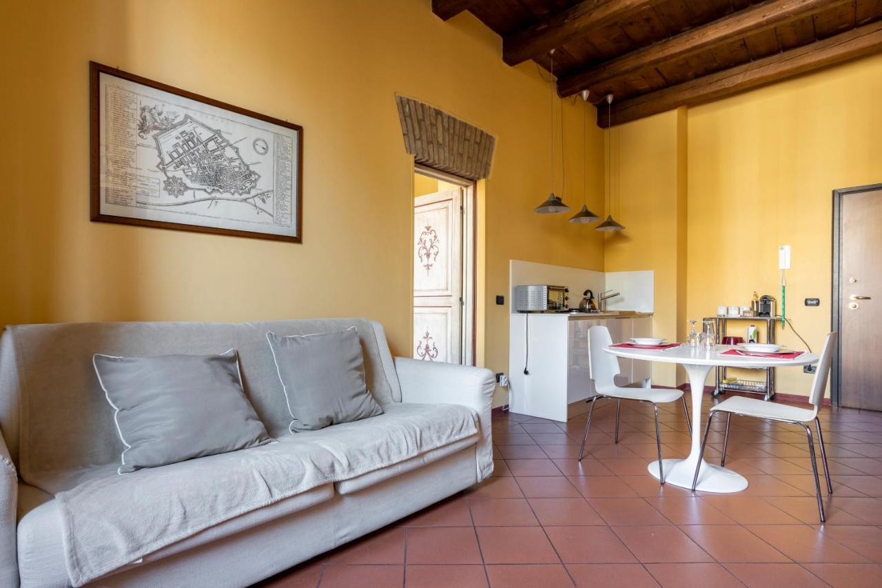 Casa Duchesse Al Castello Apartment Ferrara Bagian luar foto