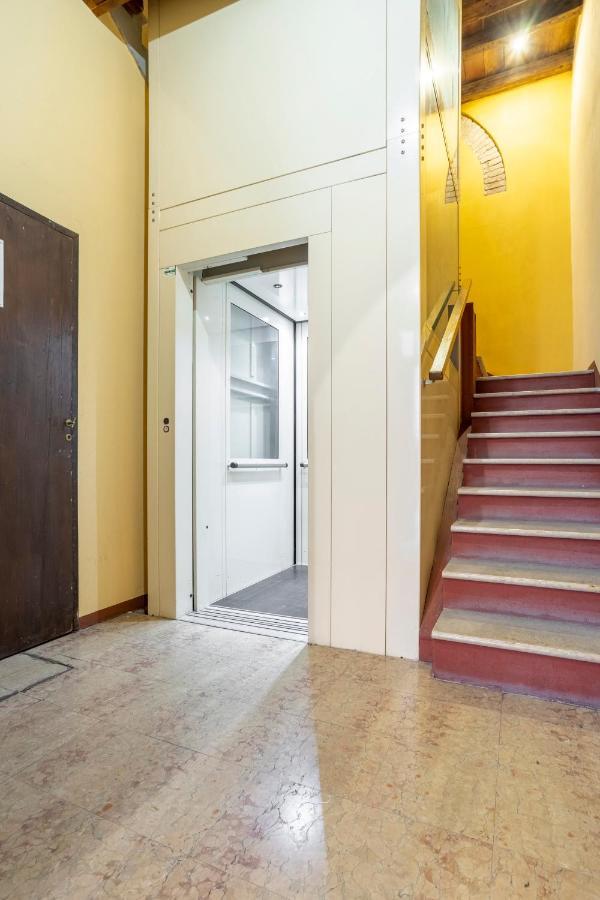 Casa Duchesse Al Castello Apartment Ferrara Bagian luar foto